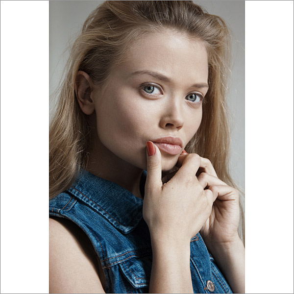 �������