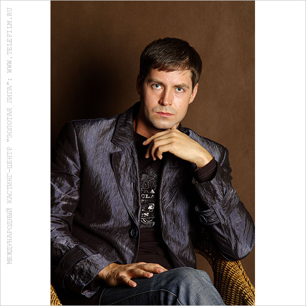 ������ >